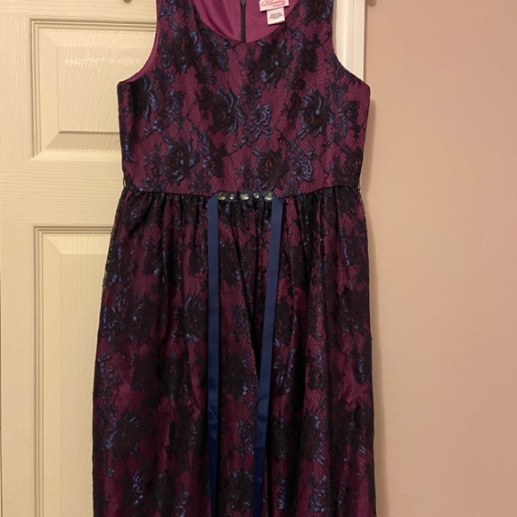Beautiful purple dress with navy lace overlay - Picture 6 of 8